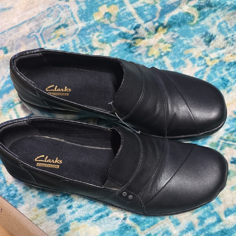 Clarks Black Leather Loafers - Picture 7 of 7
